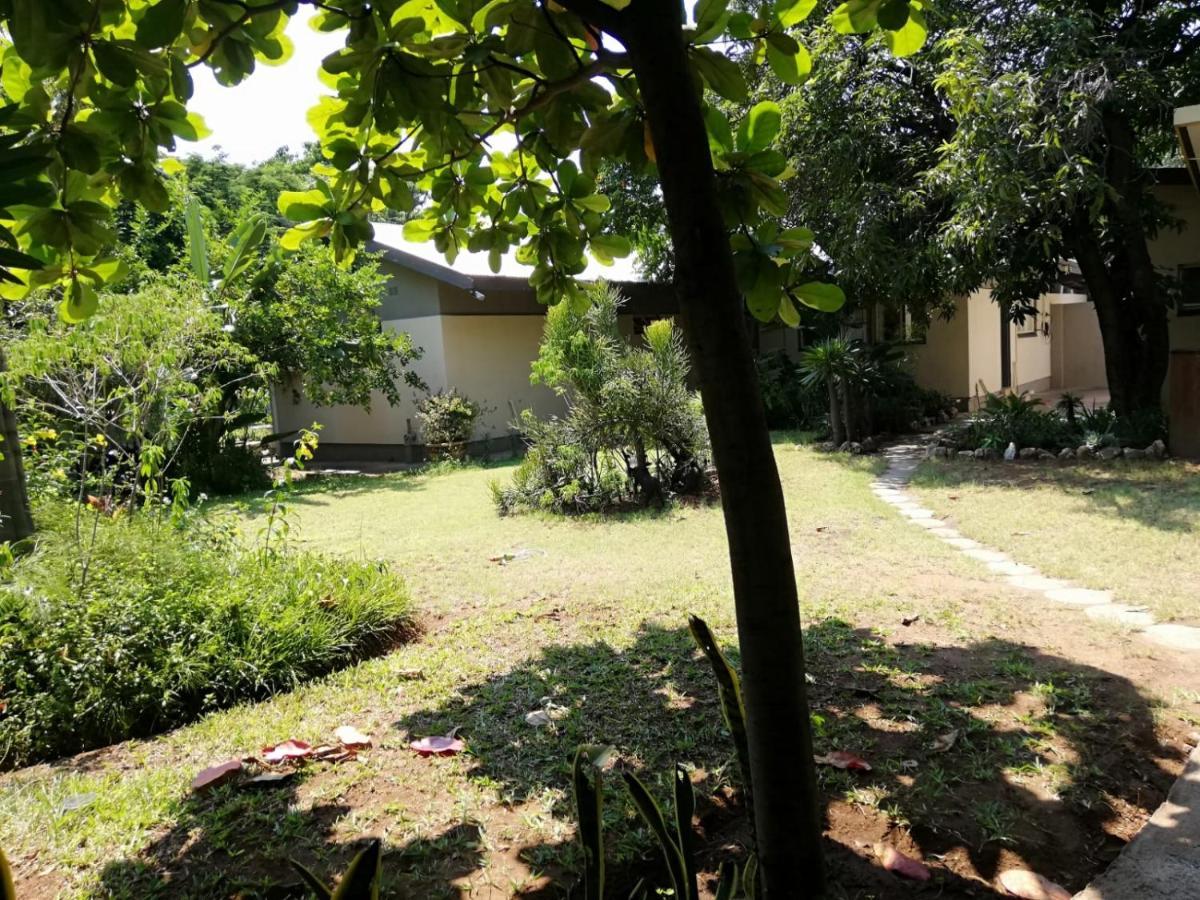 Elephant Walk Guesthouse And Back Packers Phalaborwa Ngoại thất bức ảnh