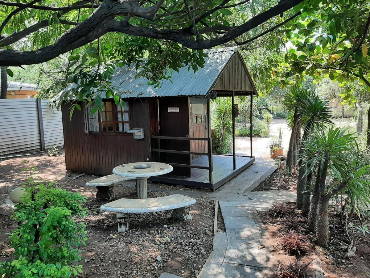 Elephant Walk Guesthouse And Back Packers Phalaborwa Ngoại thất bức ảnh