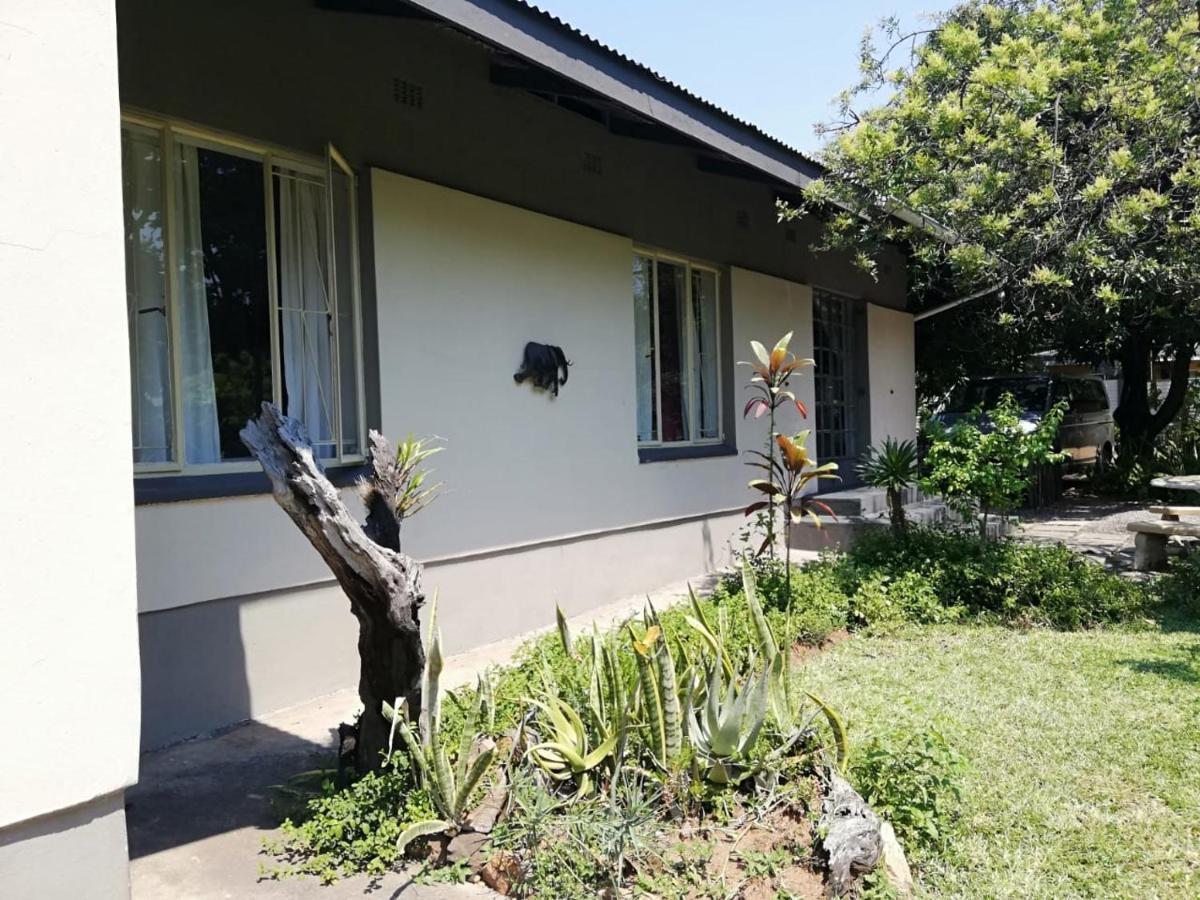 Elephant Walk Guesthouse And Back Packers Phalaborwa Ngoại thất bức ảnh