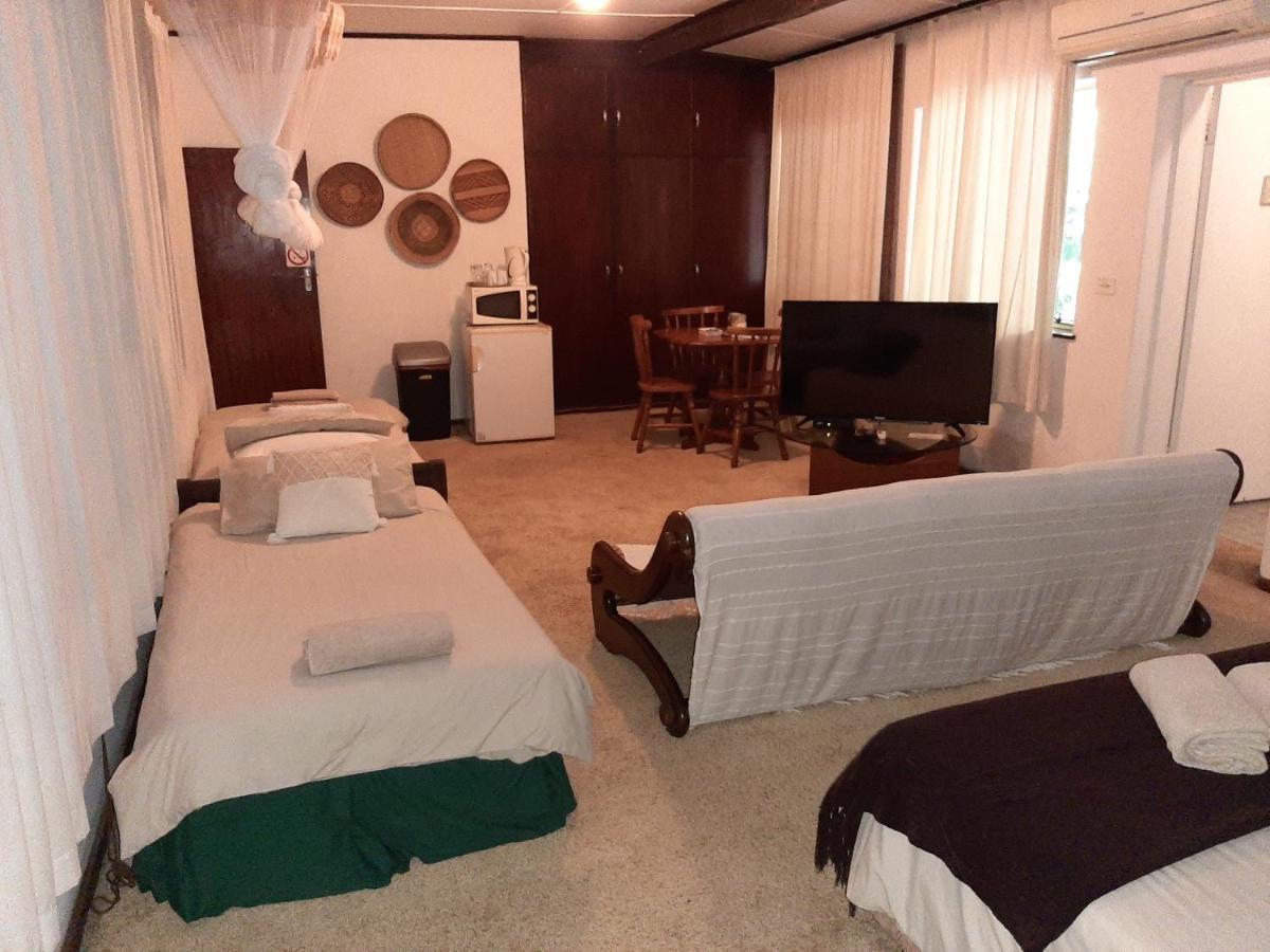 Elephant Walk Guesthouse And Back Packers Phalaborwa Ngoại thất bức ảnh
