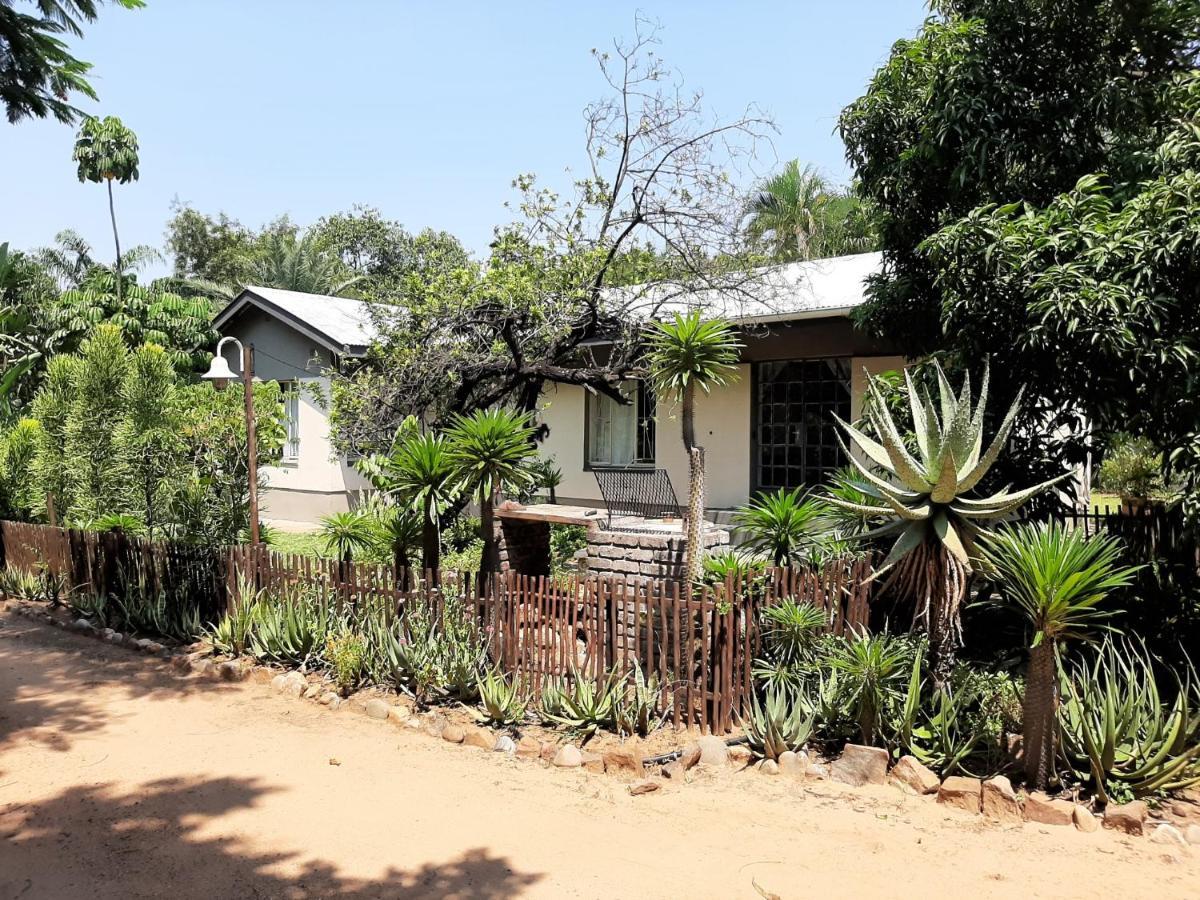 Elephant Walk Guesthouse And Back Packers Phalaborwa Ngoại thất bức ảnh