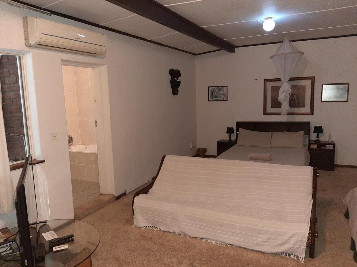 Elephant Walk Guesthouse And Back Packers Phalaborwa Ngoại thất bức ảnh
